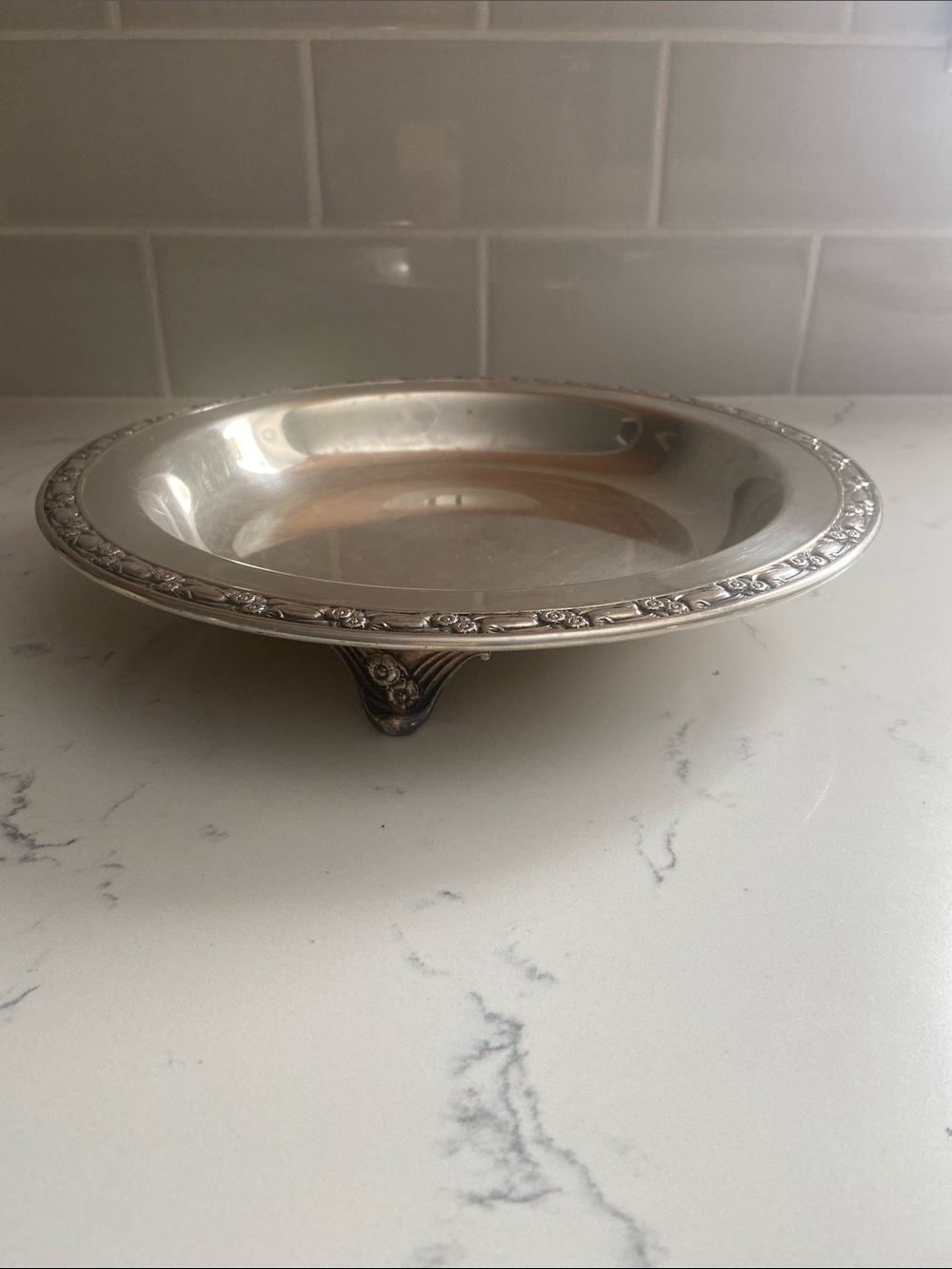 Vintage Oneida Silverplate Footed Floral Centerpiece Bowl